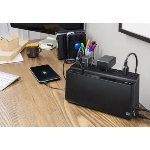 APC BE600M1 — UPS 600VA, 120V, 330W, 1 puerto de carga USB - Imagen 2