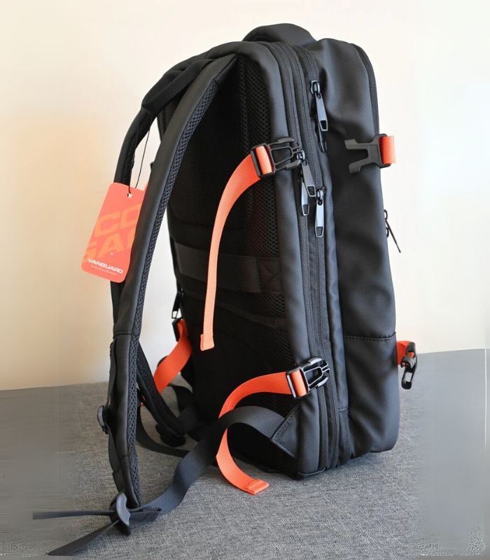 Solostock item (51) Cougar Vanguard — Mochila para portátiles hasta 17" - Imagen 3